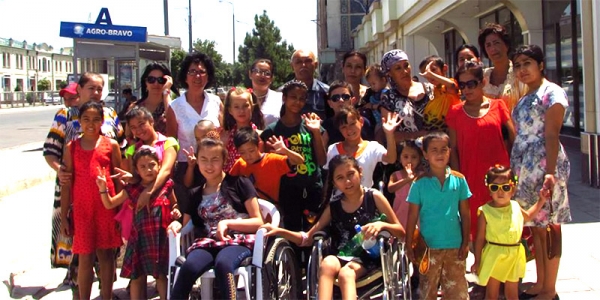 The complexity of work toward inclusive education requires a great deal of coordination and shared responsibilities from all stakeholders, including changes in both education delivery and perceptions of disability. This also involves work with parents. Photo: 10 Jul 2015, Samarkand, 2nd meeting of the project-initiated Parents' Club, which includes parents of children with special needs and other children.